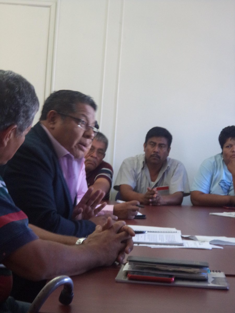 ssgmorelos's tweet photo. Reunion con Mauro Rivera y Transportistas #TrabajandoParaTi #Morelos #TrasnsportistasdelEstadodeMorelos http://t.co/vQuzOfX7na