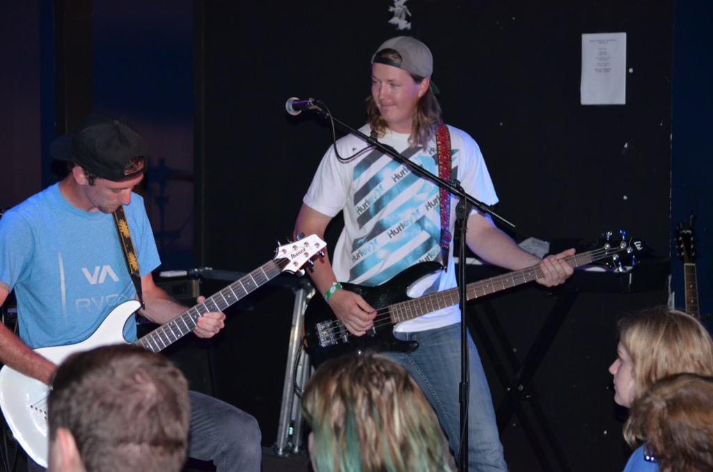 RealLakeShore's tweet photo. Another gig down! Thanks @BlueMooseIC http://t.co/RUmsBszQ3c
