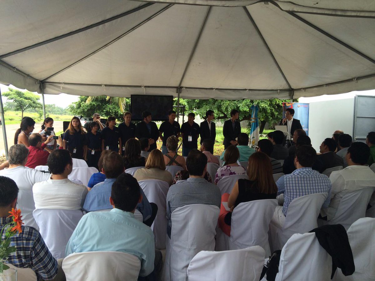 PRONACOMGT's tweet image. Presentan a equipo de trabajo de #SollenMobile durante inauguración.