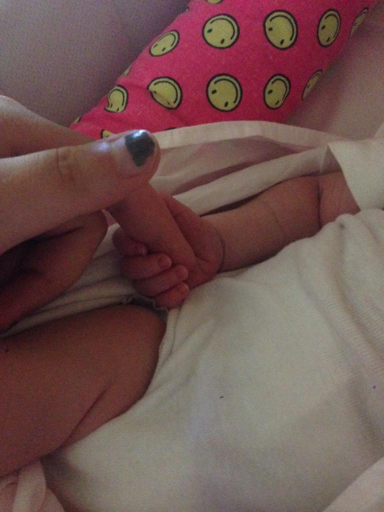 Giadi84157142's tweet photo. Ho fatto addormentare la piccola silvietta 😍 http://t.co/6dSPkz18vA