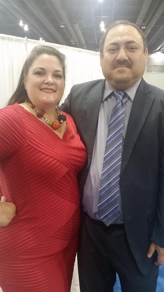 raventraining's tweet photo. #IIAIC It is an honor to help others start their #professionaltraining careers. Get it Nauman. #weRinternalauditors http://t.co/jf75FiCRp2