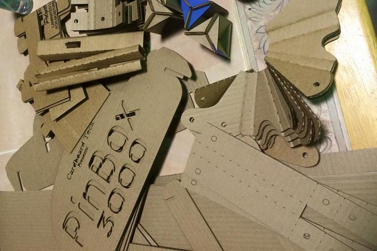 DeevyLab's tweet image. Look at this fully customizable Cardboard Pinball!
deevylab.com/2015/07/08/pin…