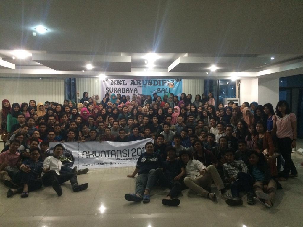Akuntansi Undip 2013 tweet media