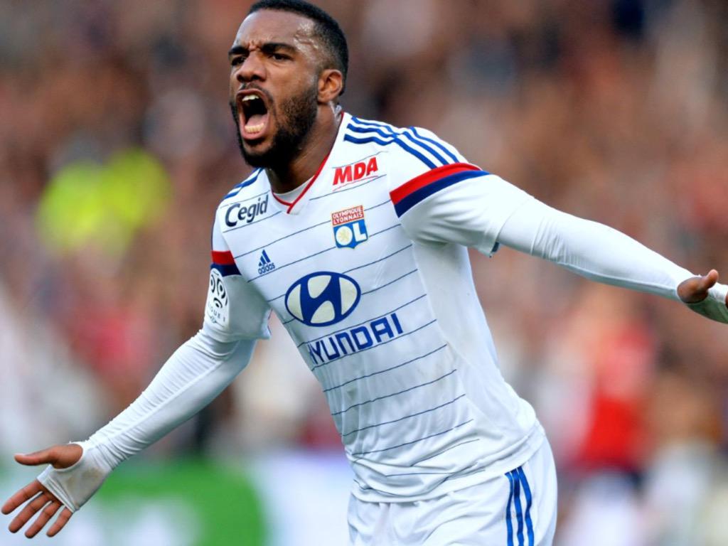 PlayFav's tweet image. RT lacazette.                         Fav gradel