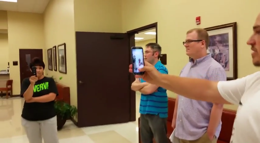 Outrage of the Day: Gay Couple Denied Marriage License in Kentucky thedailywh.at/2015/07/outrag…