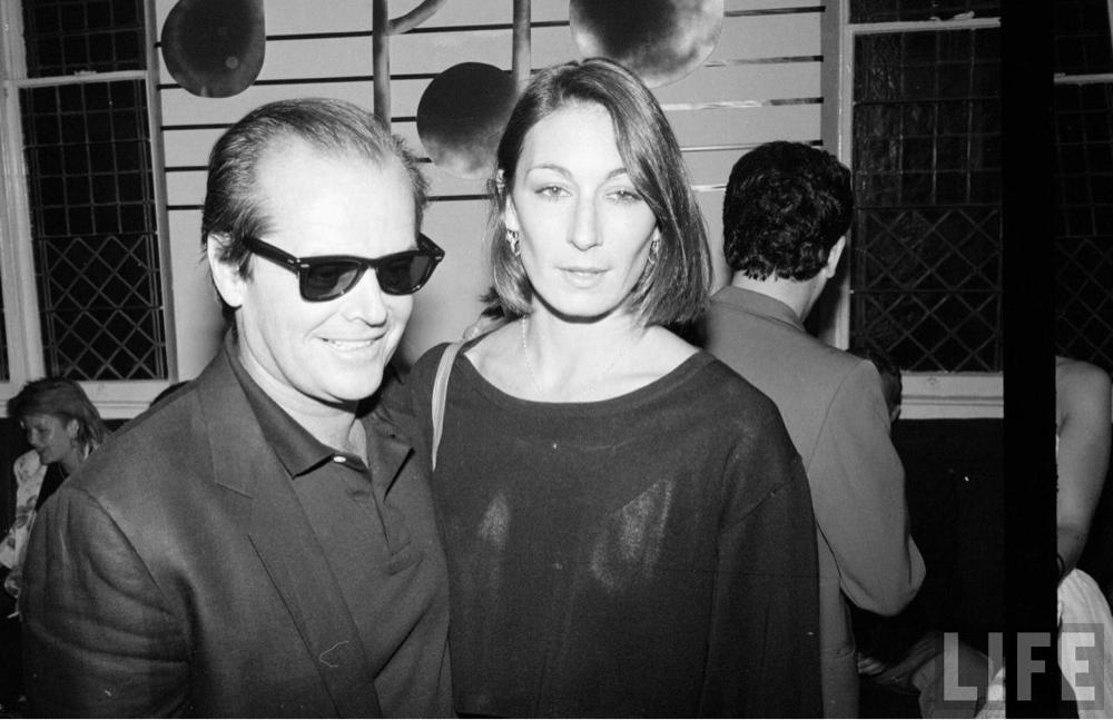 Happy birthday to the unusual Anjelica Huston.

Here with Jack Nicholson. 