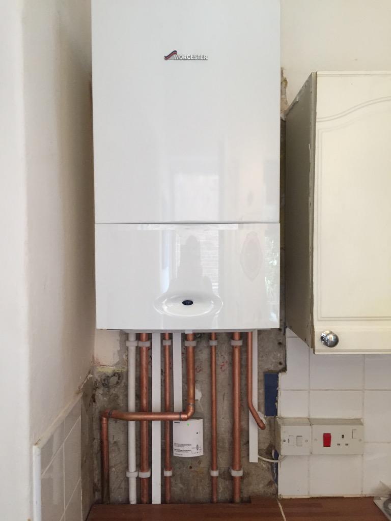Highlyefficient's tweet image. 2 x Cracking installs lads ! @chrisray35 @philjones #delightedclient @Checkatrade @heatingyourhome @ADEY_Pro always