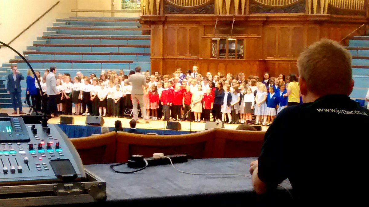 NottMusicHub's tweet photo. City schools performing with Apollo 5 raising the roof @alberthallnotts. Big Sing 2015 http://t.co/BBvnJuBk6l