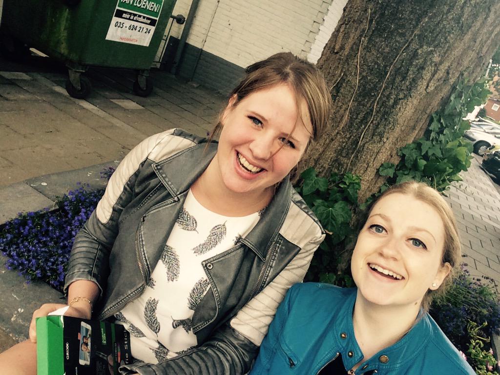 xJessyB's tweet photo. #smile #happy #graduaded , and @tfriedman1 http://t.co/yLi2hbiSyy