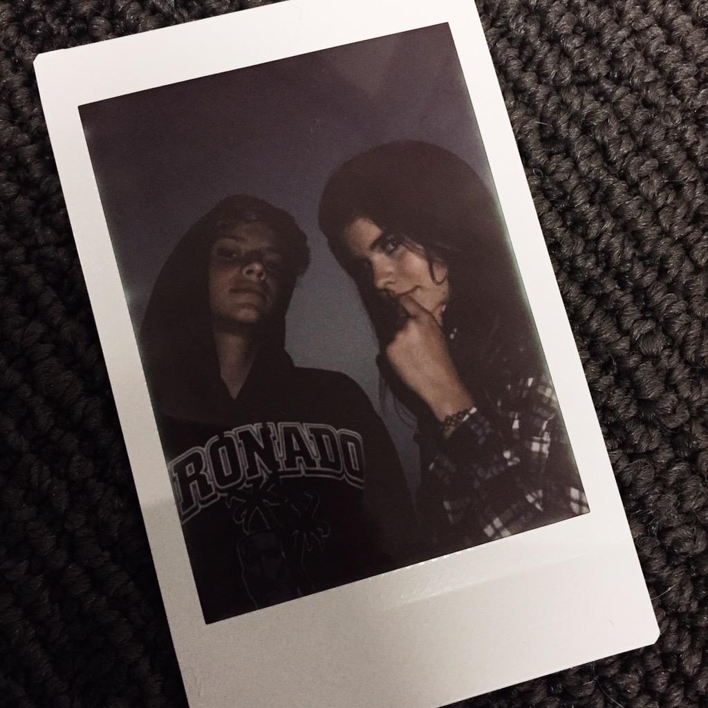 maevetomalty_'s tweet photo. "i look kinda dark and mysterious" -@Jacenorman http://t.co/1TeXmSmpQB
