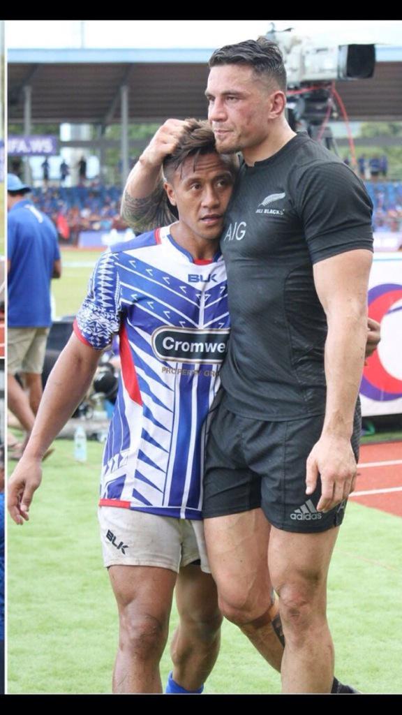 SonnyBWilliams's tweet photo. The aiga was very proud last night, The cuz @Tim_Nwilliams and I representing our two countries #Seki #VeddyHot http://t.co/Fp2Z7rWm9M