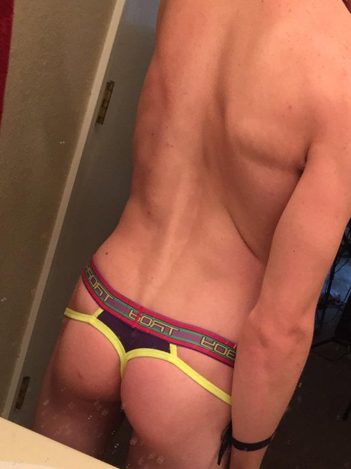 Happy hump day! Let's have some fun at http://t.co/wGhKSQOWeG #gay #humpday #twink http://t.co/2kWO6