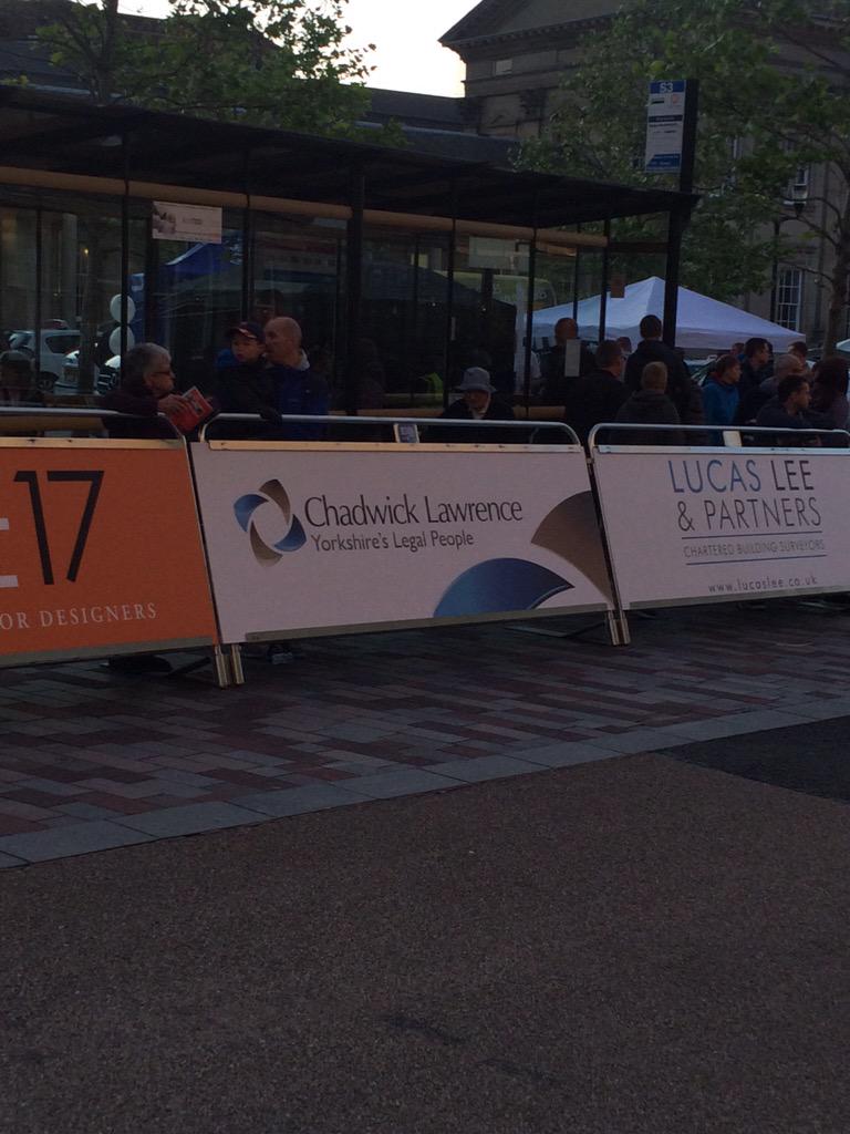 HuddsCriterium's tweet photo. Thanks to @YorkshireLegal for their superb hospitality this evening! #HuddsCrit #sponsors http://t.co/YjYr3vQHTD