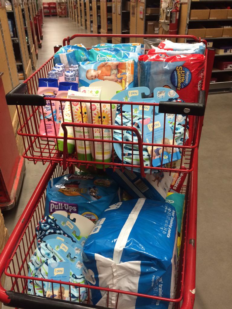MollyDimmerman's tweet photo. T0889 killing two birds with one stone #G199TubChallenge #babysalecontest #salesdrivers @Katy_wasson @ashleysunYYC http://t.co/Ksp9014QD8