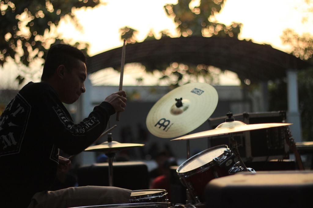 Chrisnanda / Embek tweet media