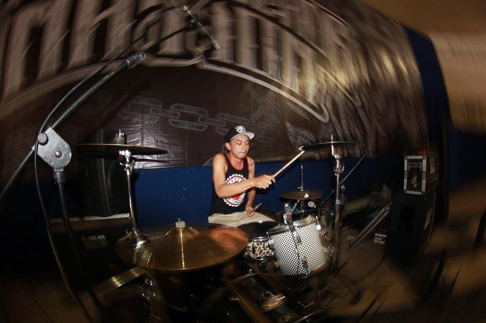 Chrisnanda / Embek tweet media