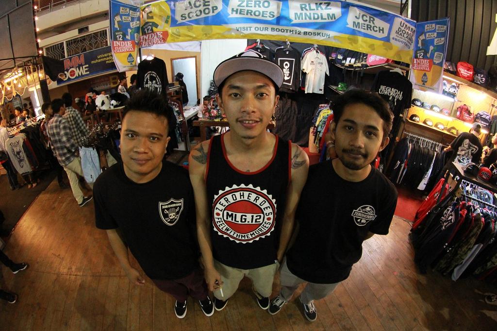 Chrisnanda / Embek tweet media