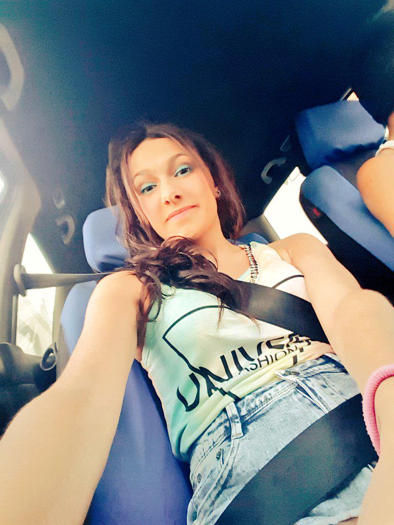 srRamos3's tweet photo. Despues de un doa de playitta, me voi para los cañooos con el gordi 😜🍹🍸🍻 http://t.co/dvOoWJH3KF