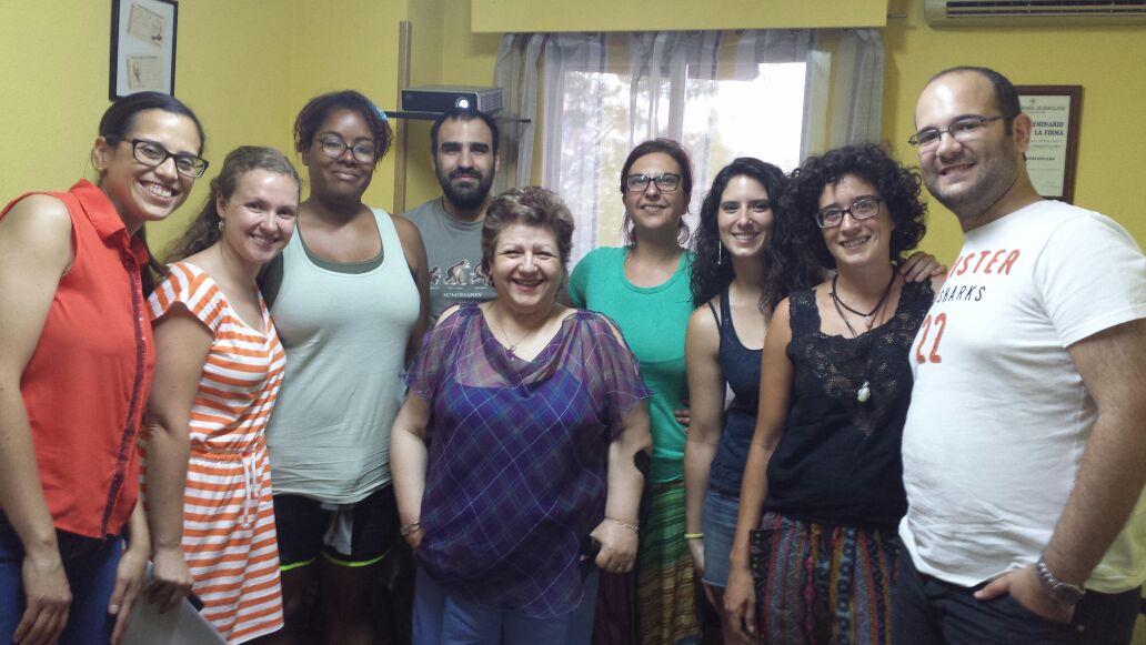 C_Grafolog_Iris's tweet photo. Foto ayer tras el taller de Compaginación de Pareja. 

@Lanza2Mostoles #grafología #pareja #escritura #testgraficos http://t.co/31xitBEPuA
