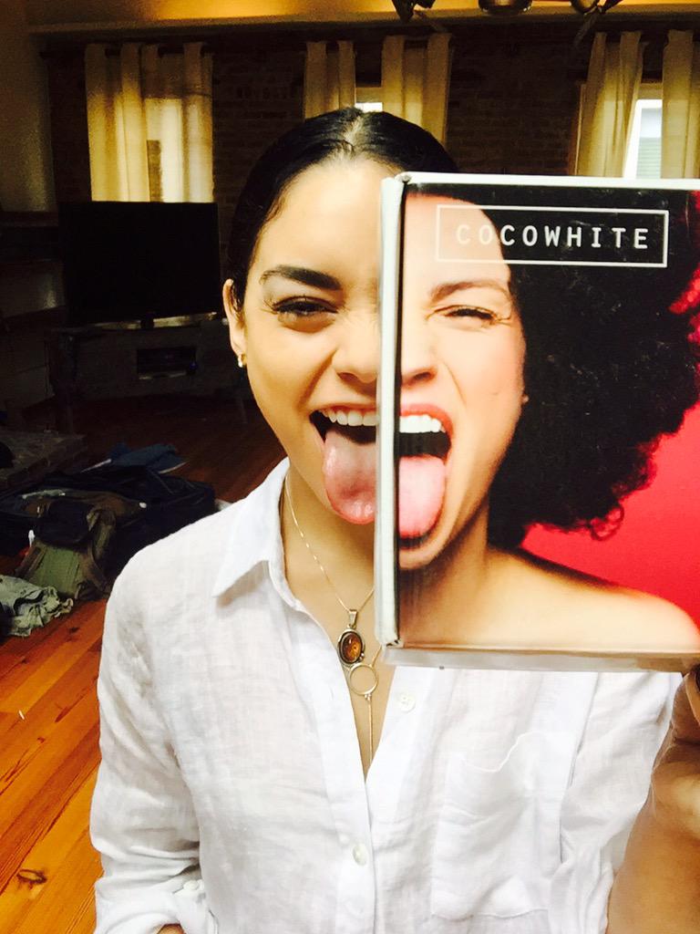 Vanessa Hudgens on Twitter: "Anything you can do I can do better 😝😉  getting pearly white with @cocowhiteuk! http://t.co/55KAh3y6lE  http://t.co/UWpX0mVtuN" / Twitter