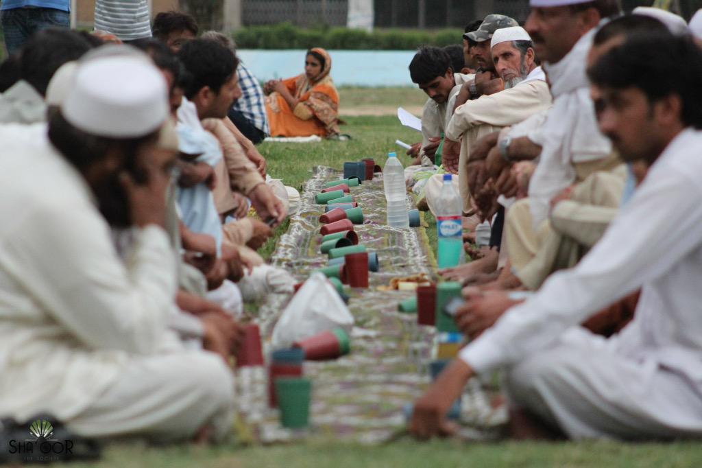 khansha__'s tweet photo. Let's do it. 
#IftaarEesar
@sfeapk http://t.co/BgrrqULFZo