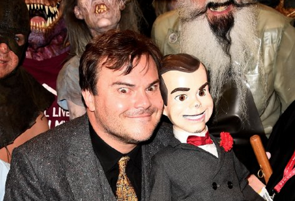 Nomibot's tweet image. The new #GoosebumpsMovie trailer it out! Watch: nomibot.com/Wznp #JackBlack
