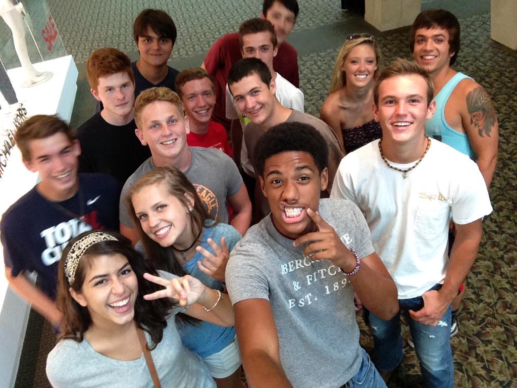 christian_bowmn's tweet photo. #strangerselfies http://t.co/MkICRDs3qk