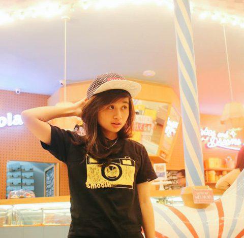 batagorbandoenk's tweet photo. Pi enip gLic,pkoknya support @gritteagathaa trs&amp;tunggu project barunya ya☺ 👕: @grittesmooth #HappyAnniv61monthsGRILIC http://t.co/ZhCgbXf6ro