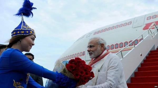 bbgarg7's tweet image. #ModiForeignVisits
6 days
6 nations
55 engagements
15 bilateral meets
10 public speeches
2 big summits - BRICS &amp;amp; SCO