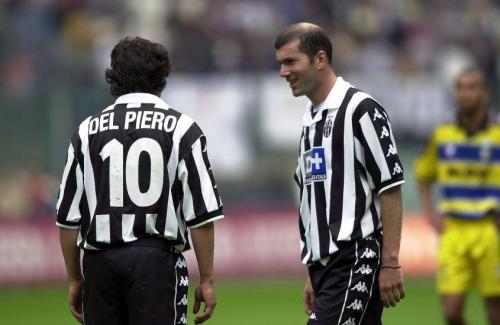 90sfootball's tweet photo. Alessandro Del Piero and Zinedine Zidane. Legends! http://t.co/BJ0HH7X7Pl
