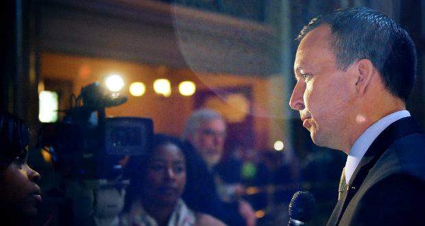 ReDecaturTweets's tweet image. Manar: Lawmakers should not be paid by Re:Decatur News bit.ly/1Cq10nO