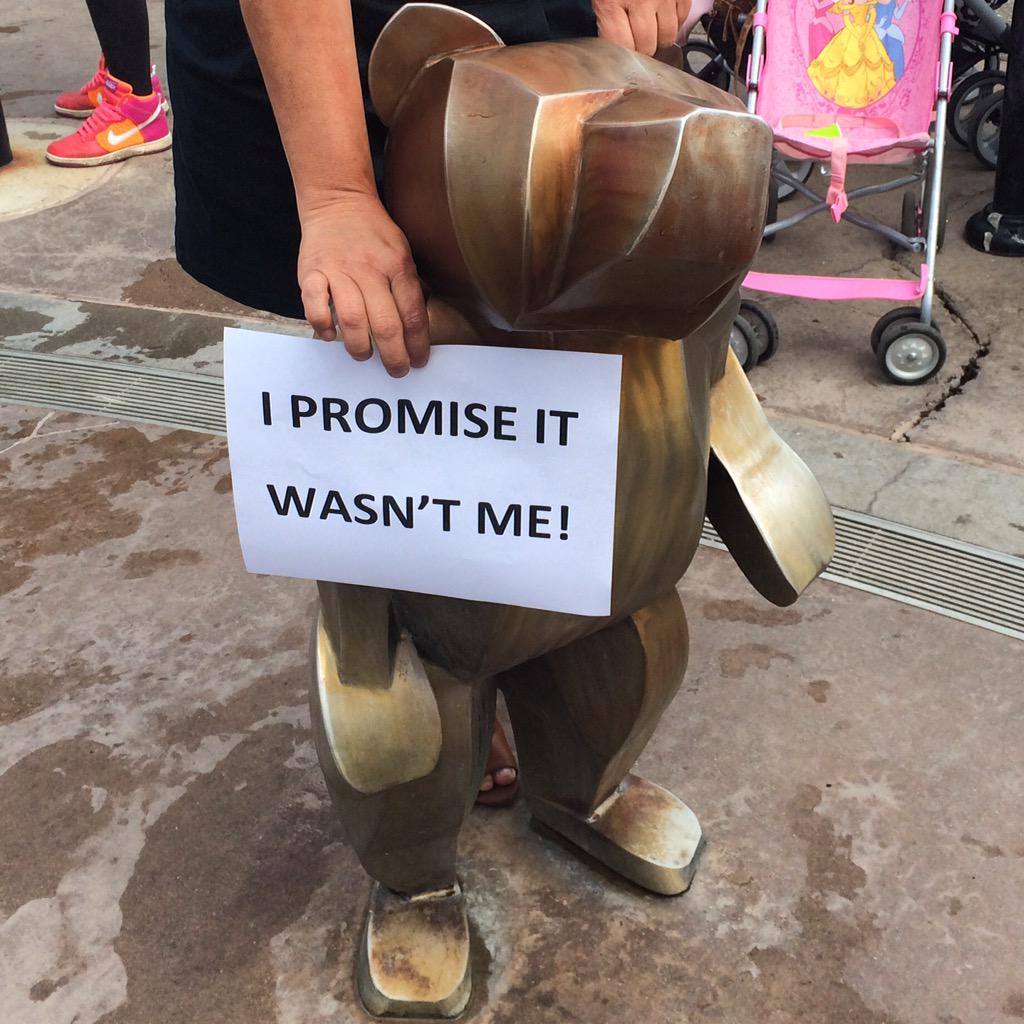 mnzoo's tweet photo. Our #bear statue wanted to just make something very clear... #itwasntme http://t.co/TzHse0loEu