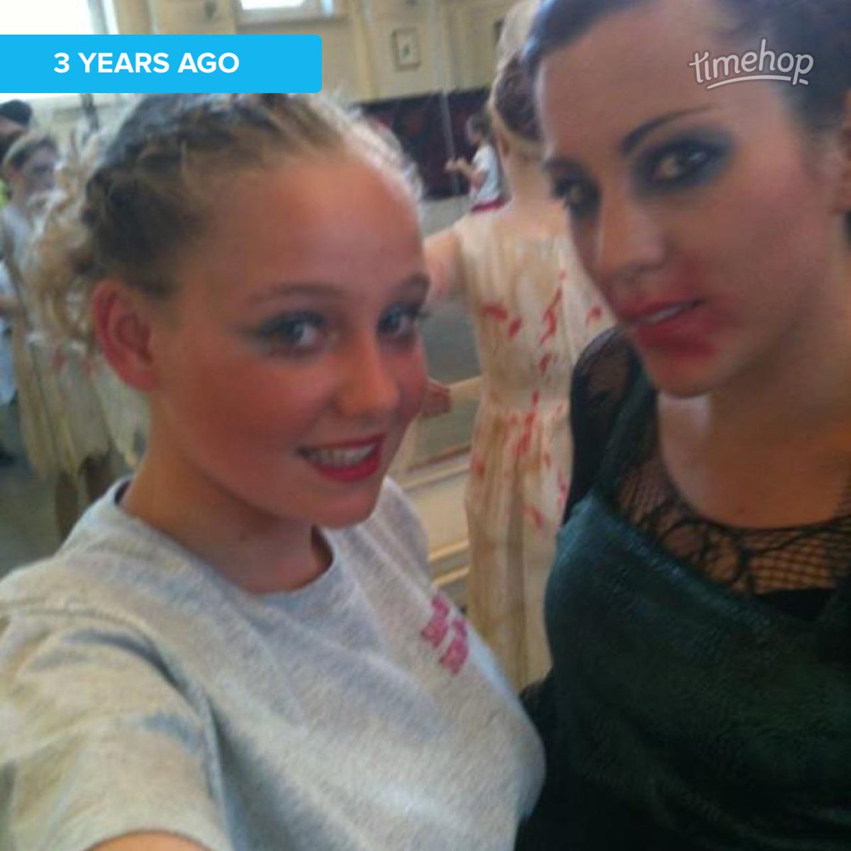 Emii2000's tweet image. Exactly 3 years ago today! via @timehop London throwback !😯 @jadewetton  timehop.com/c/fup:35959875…