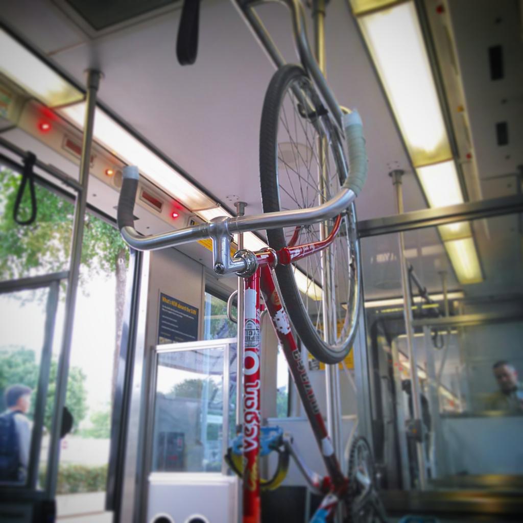 bluesviolet's tweet image. Looks like I'm taking the red one into town today...
#theredone #fixedgear #fixielove #brakeless #life