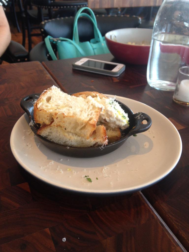 CookseySavannah's tweet photo. forgive me jesus for i have sinned #NorthItalia #TruffleGarlicBread http://t.co/nD4omAlmVu