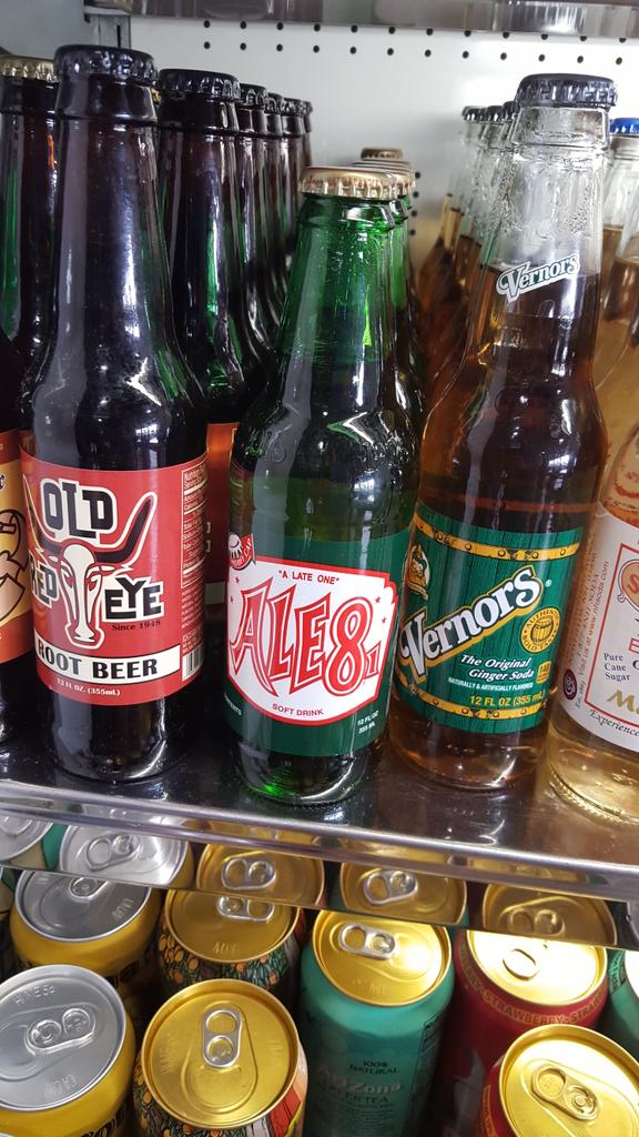 UKjakeingram's tweet photo. I found @Ale8One in Florida! @4RSmokehouse http://t.co/Dvib5xoFpt