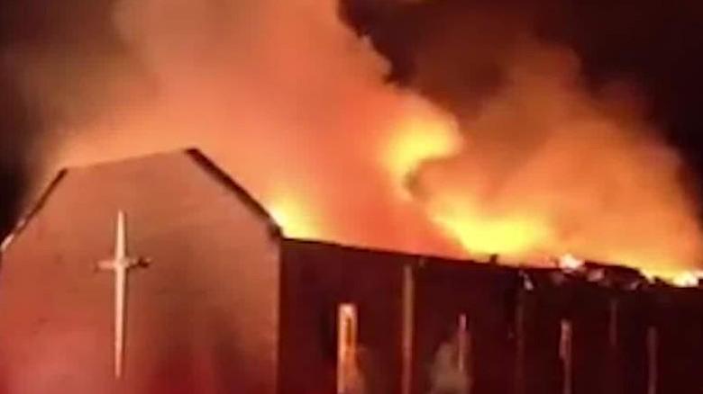 CNNSocialDesk's tweet photo. A group of Muslims have raised more than $35,000 to rebuild burned black churches in the South http://t.co/ysd3dTA1cB http://t.co/PktNxDDhUv