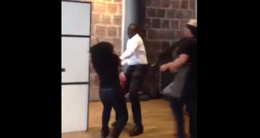 AlanMichaelVan's tweet photo. New York Panera Manager Reportedly Punches Small Female Employee http://t.co/Cv4DW941jf @panerabread http://t.co/1kPQQQcTGw