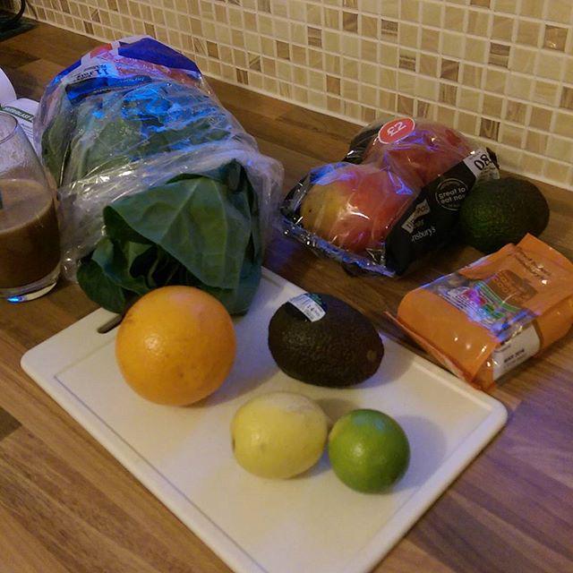 NUTRiBULLETFans's tweet image. Weekday Mel #breakfastprep #nutribullet #juice #healthy #whoami #yougogirl ✌😂 by melissaemma27