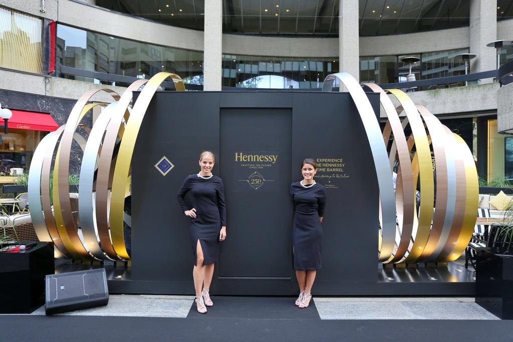 BestOfTorontoTV's tweet photo. A Time Barrel and dinner for the @HennessyUS 250th anniversary tonight https://t.co/HUGK54fc17 #TimeBarrel http://t.co/vp3dXQFbEm