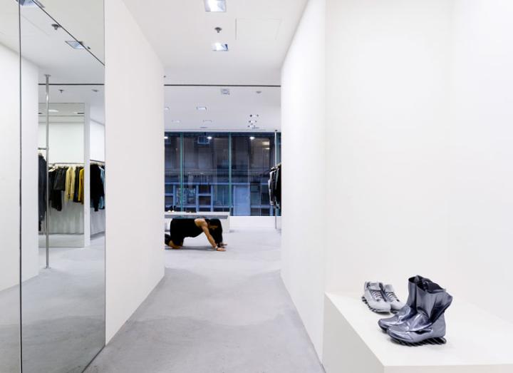 SChxivoi56h97's tweet photo. Rick Owens Store, Hong Kong
@Luxe_Interiors @VM_101 @styletribeRD @VMfocus #giuseppematteo #windowdesigner #Cool #in http://t.co/XY7p3rDvqR