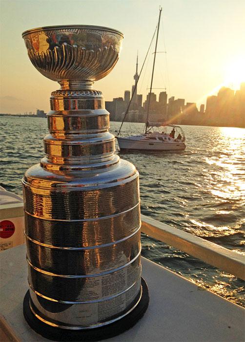 NHL's tweet photo. Sunset buddy for life. #BecauseItsTheCup

(Photo via HHOF) http://t.co/piiHzug06w