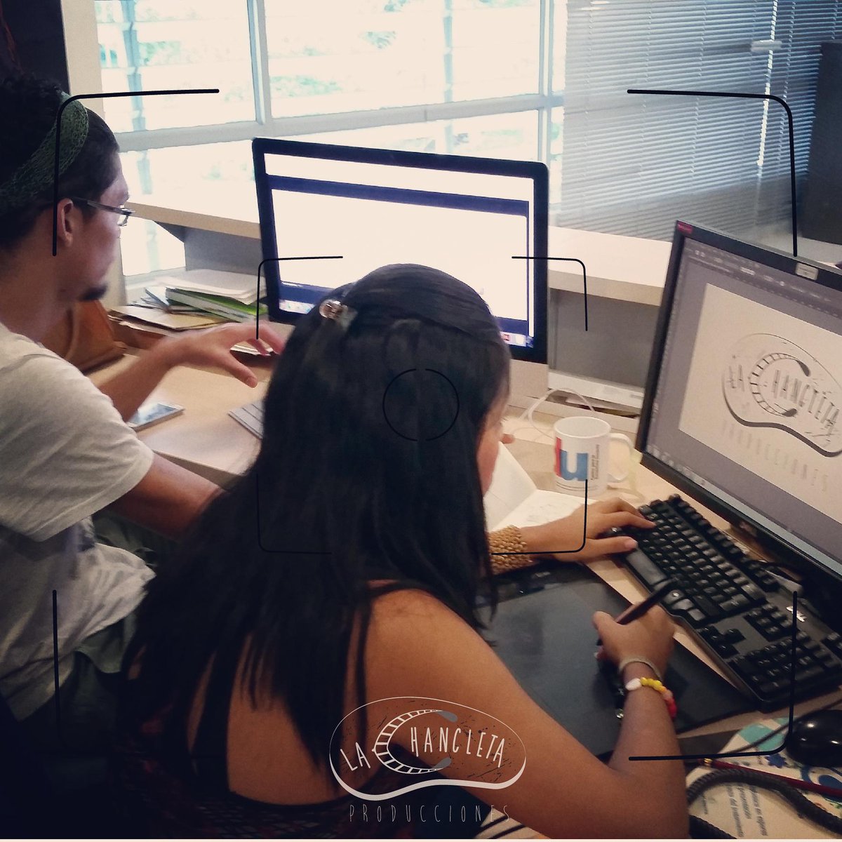 LaChancletaProd's tweet photo. Seguimos #chancleteando 
Pronto a tu disposición nuestras Tarjetas de contacto, portafolio de servicios y mucho más. http://t.co/IJBSB9BIMt