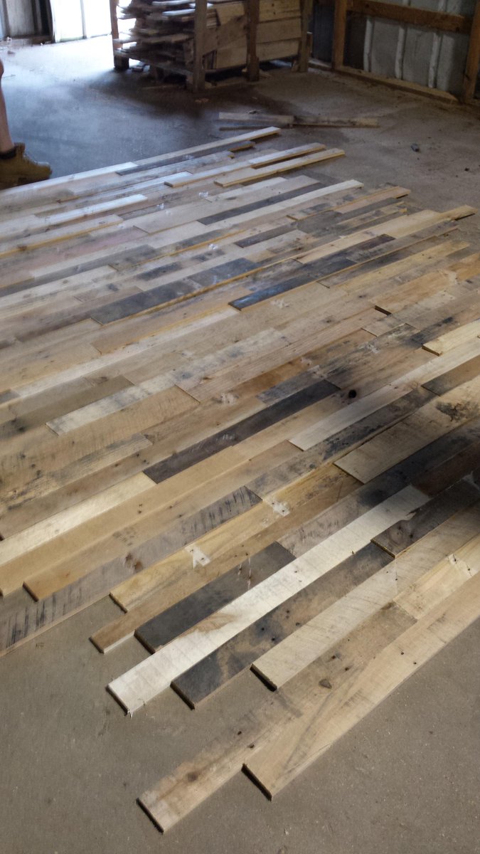 MSTSolarHouse's tweet photo. Here's a sneak peak at what our pallet siding will look like! #NaturesNextMasterpiece http://t.co/UeaEMUbulK