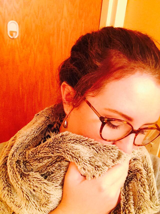 HSPproblems's tweet image. Work stress= #hspproblems I have some secret sensory tricks: my soft faux fur scarf. It feels & smells so good! 😊