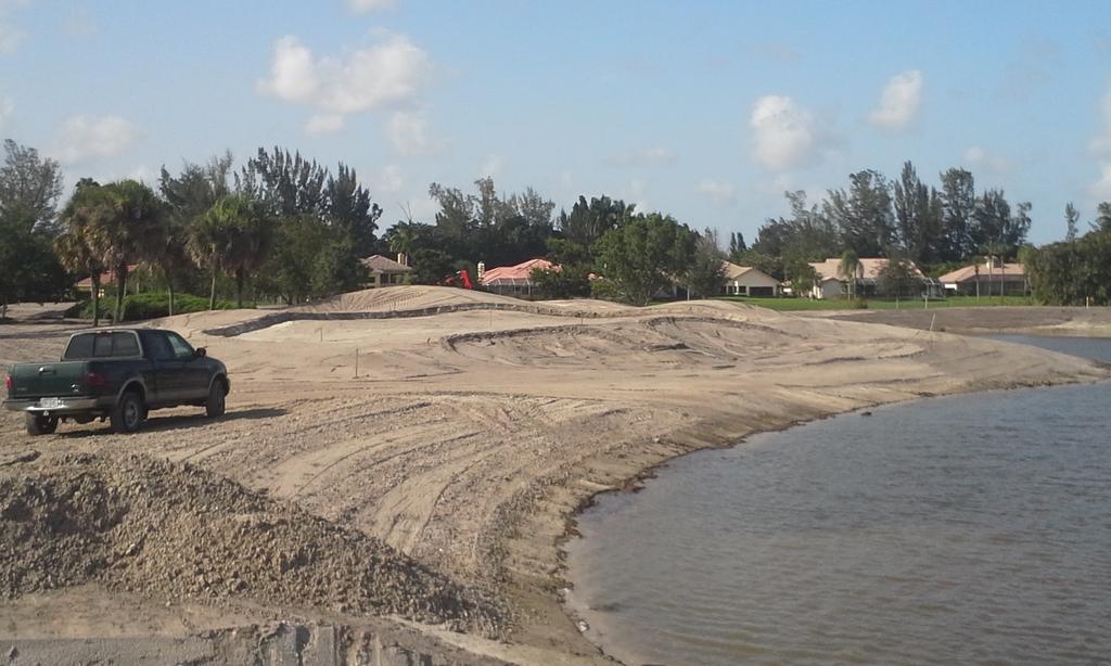 GolfShaper1's tweet photo. #8 Green shaped and ready for inspection. Short par 4 with flair. @GolfDesignNews #DozerWork #ShapingGolf http://t.co/Z24CjrvCIG