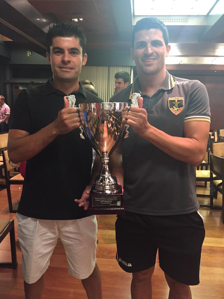 Recogiendo trofeo de campeón d liga en gala <a href="/ffrm_es/">FFRM</a>.<a href="/DITTRedmovilAD/">DITT Redmovil A.D.</a> <a href="/xules_7/">JesusHaz⚽🎩</a> <a href="/AleexCaano7/">Alejandro. ♥‿</a> <a href="/javisantana11/">Javier</a>#balsalobre