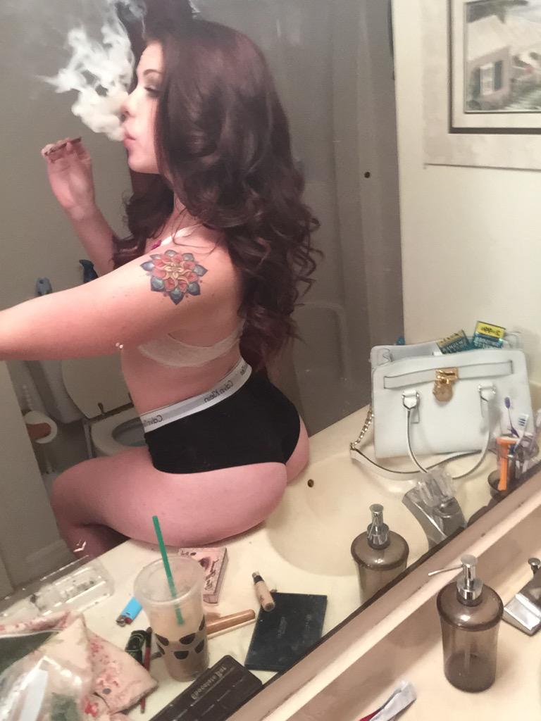 @GanjaGirls @_topshelflife_ @AssPlanet @FlyCulo @ladiesonline @CamPromoXXX http://t.co/PMr6wLvTbj