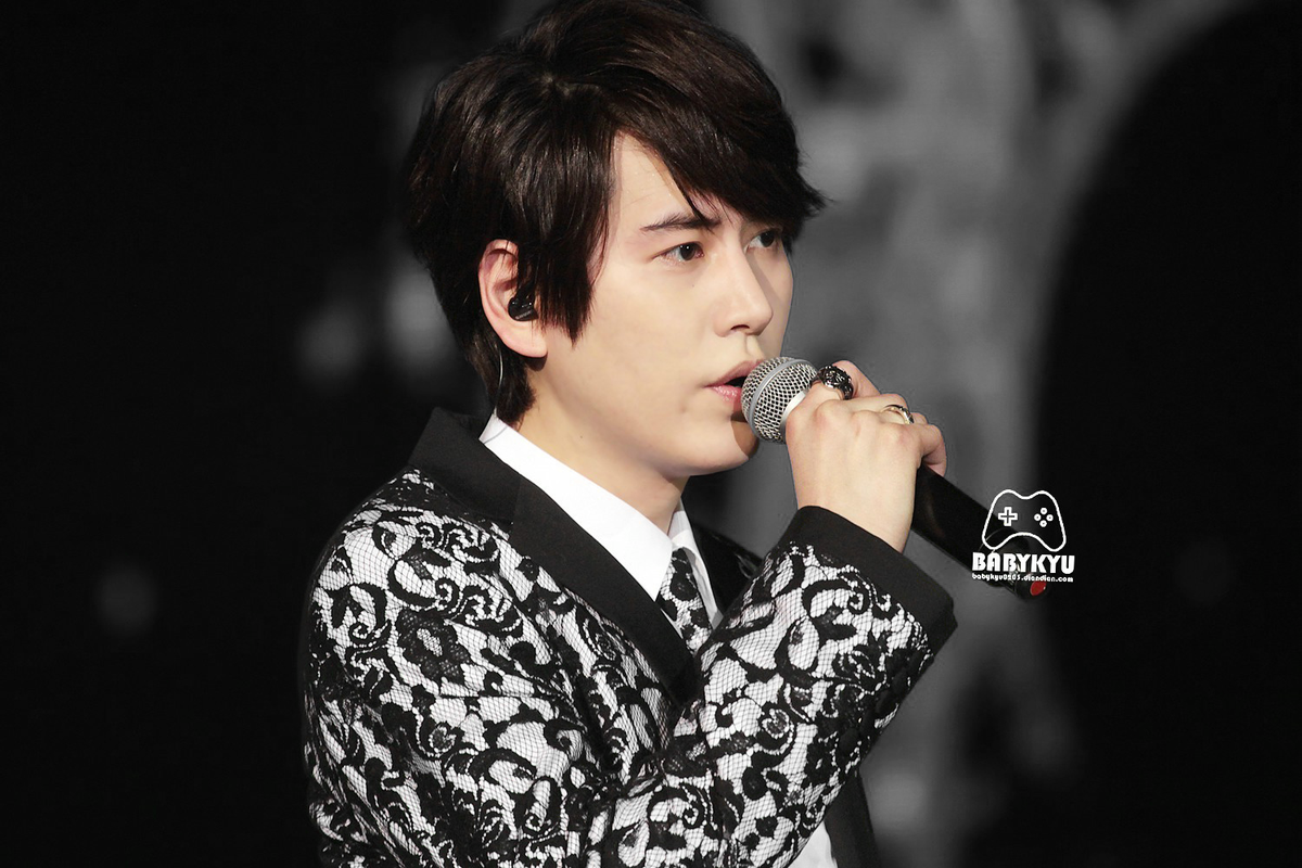 kyuhyunandfood's tweet photo. Kyuhyun and Oreo Macaroons http://t.co/8tWpWjxmK0