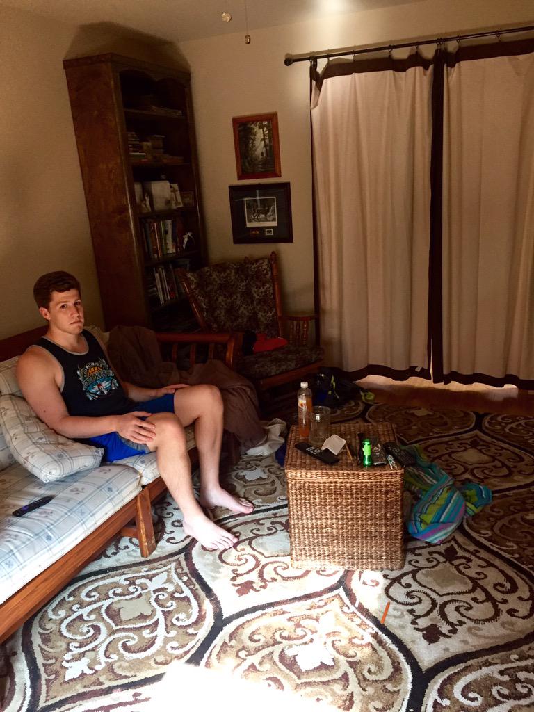 juliaponsay's tweet photo. Quarantine w/ Andrew http://t.co/gz4dBKc7xR